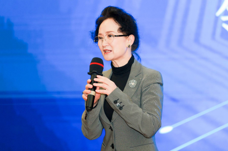 吳玲